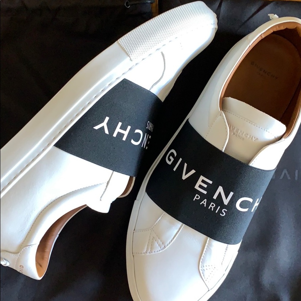 Men’s size 10 (Euro 43) White Givenchy Paris shoes